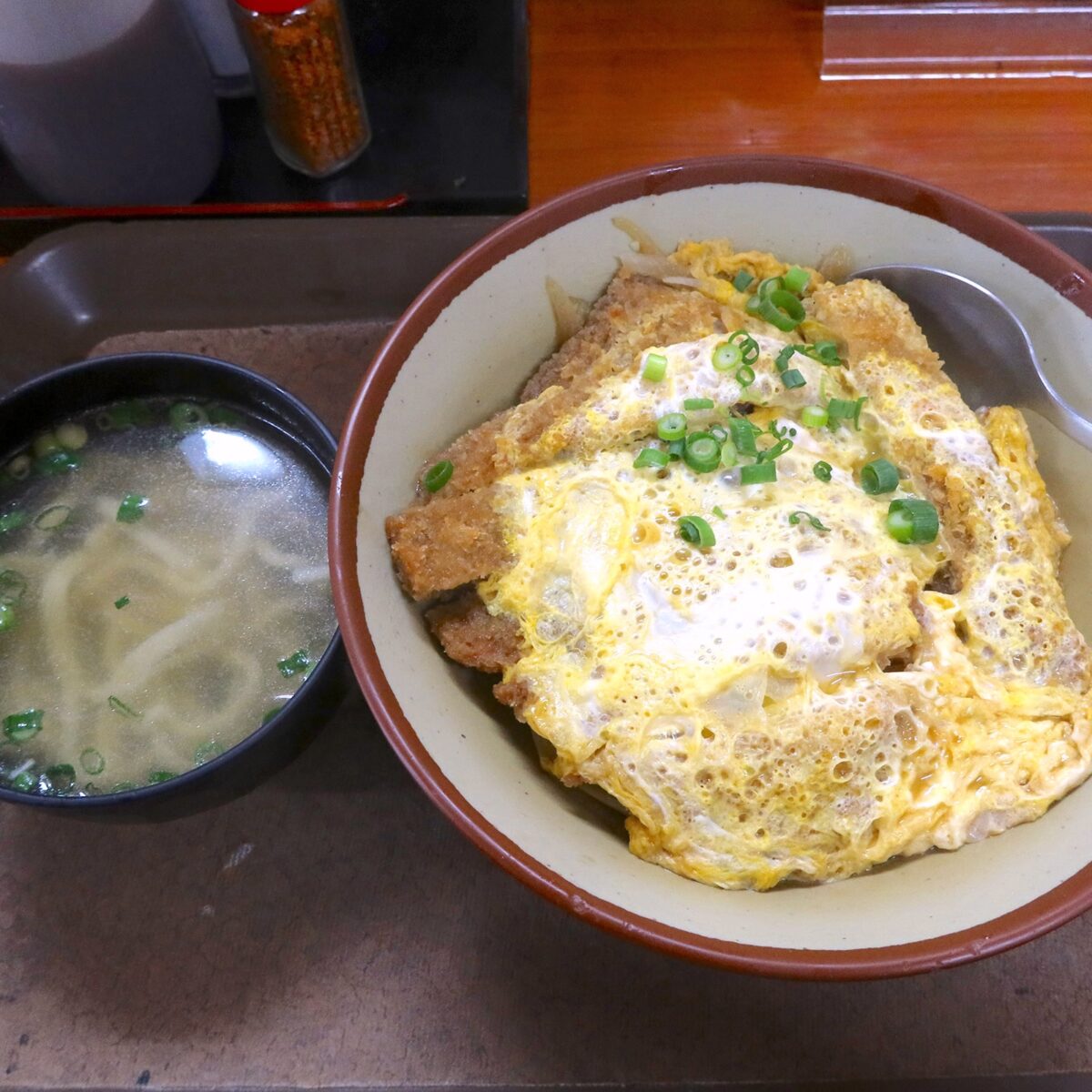 カツ丼(980円)