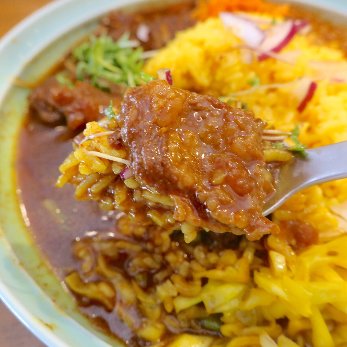 ぶるんと牛すじ