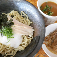 那覇「ゆうなみ 坂下店」の春夏季限定沖縄そば・とろろ冷やしそば&軟骨ソーキ