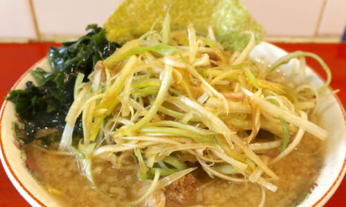 宜野湾「麺と飯ソウハチヤ がろんちゃん店」でラーショリスペクトなネギラーメン＆半チャーハン