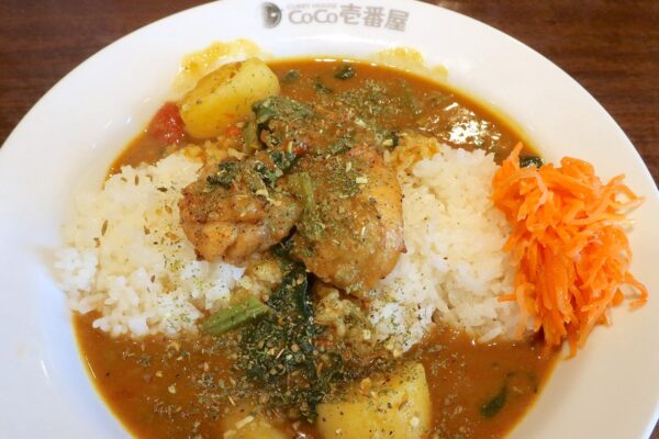 ケララって知ってる？ ココイチの限定・ケララチキンスパイスカレー＋ハーフほうれん草