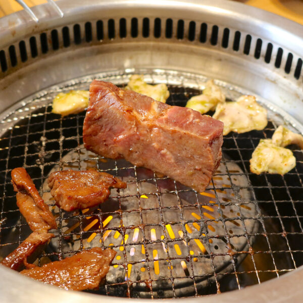 立ちます。