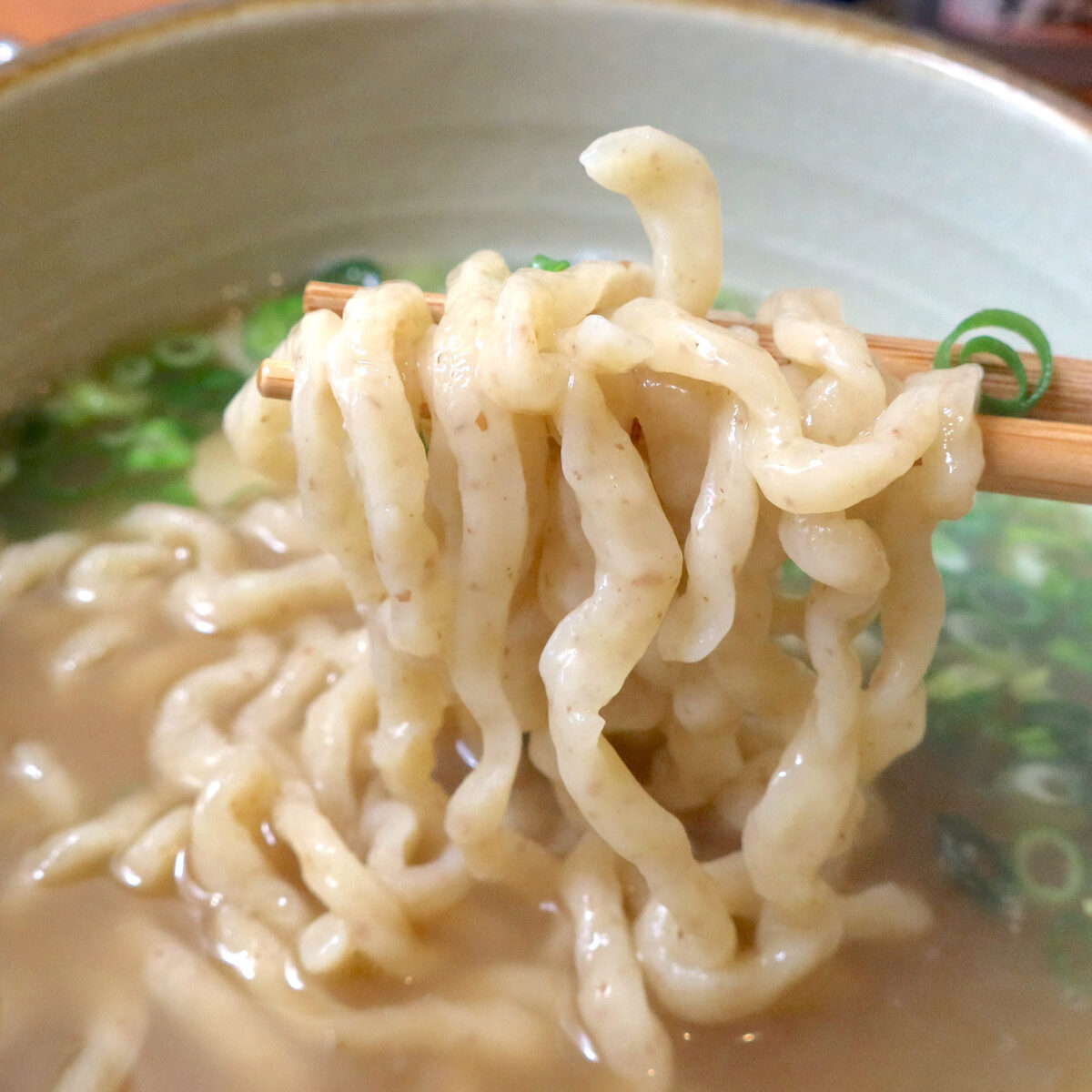 むちむちの全粒粉麺