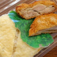 ローカルスーパー「フレッシュプラザ ユニオン」のやみつき！オイナリマン弁当＆ピリ辛サバフライ