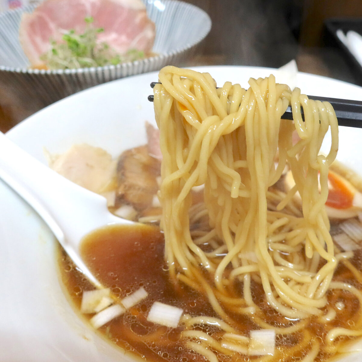 細麺と煮干しのスープ