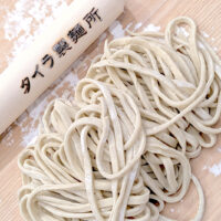 国際通り「沖縄そば作り体験工房 タイラ製麺所」で沖縄そば作りをして、沖縄そばを食べてみた。