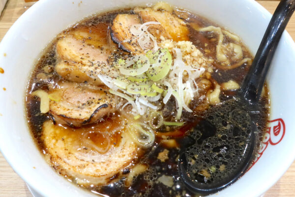 那覇「ポークマン 上間本店」で二郎✕富山ブラックな限定・上間ブラック