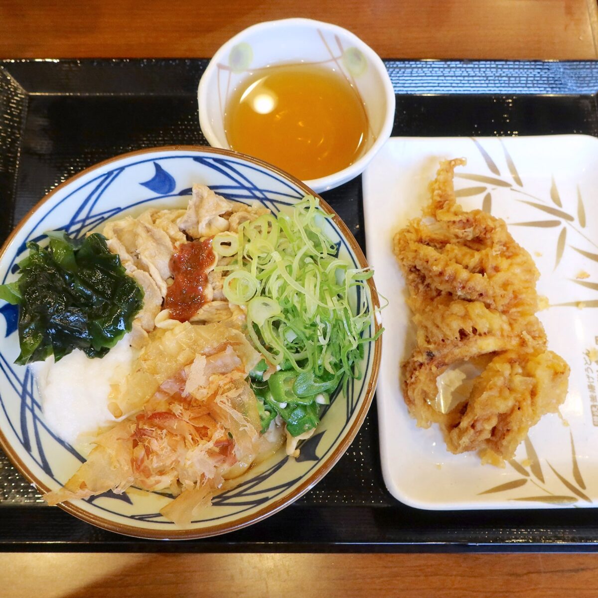 梅とろろ豚しゃぶぶっかけ（790円）＋紫いかげそ（190円）
