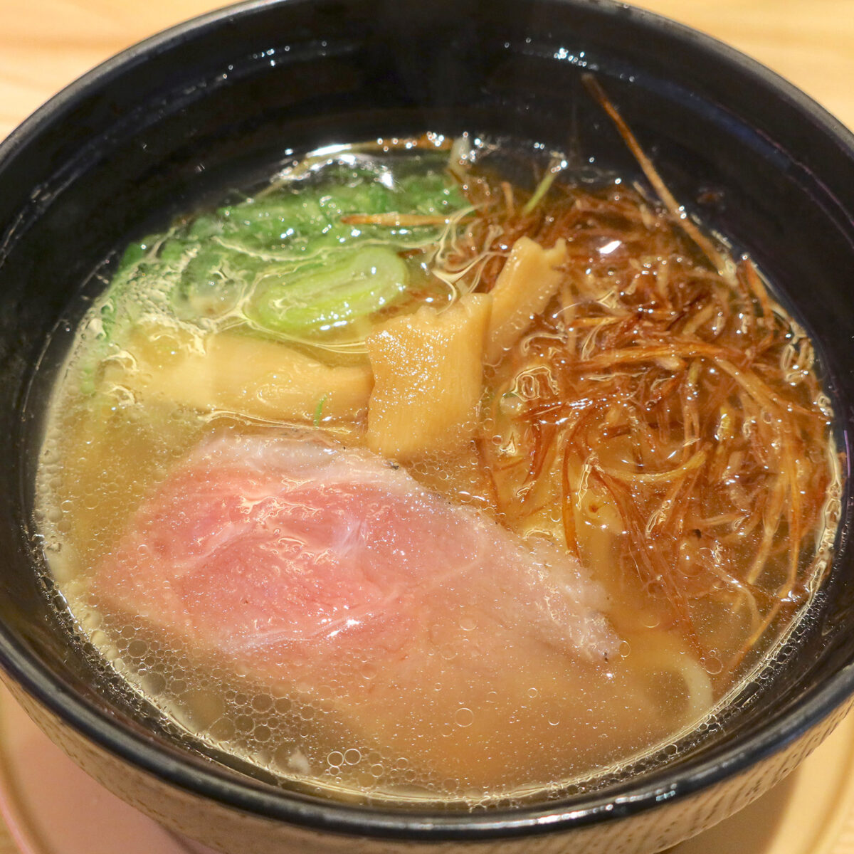 香味清湯 塩らーめん（450円）