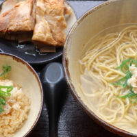 那覇「鯛だし沖縄そば 磯ノ宮」でクリアなスープが美味しい鯛だしソーキそば&鯛めし茶漬け