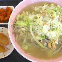 那覇の町中華「餃子の天龍」でタンメン＆パーラーまっぴーの大東寿司