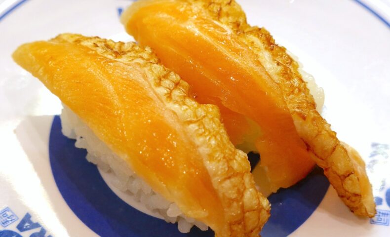 「くら寿司」で無添加濃厚うに、大切りとろ〆さば、太刀魚など食べて、美味しかったのは焼きはらす。
