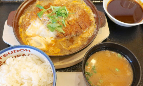 とんかつチェーン「かつさと」でカツ煮の定食・かつ鍋定食+八丁味噌だれ