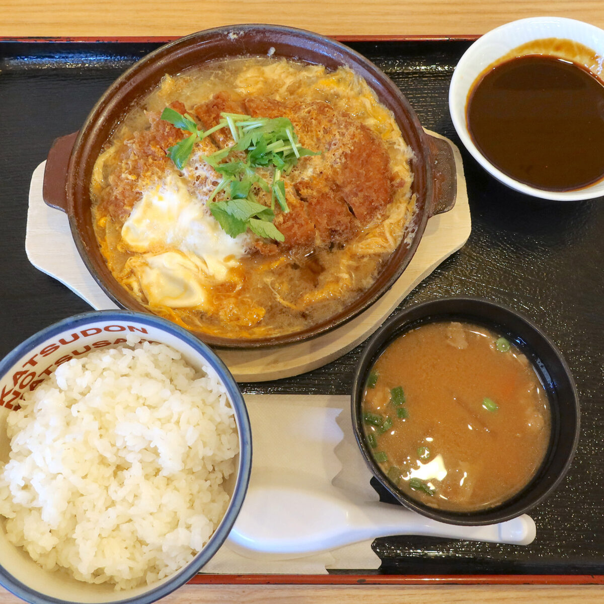 かつ鍋定食(1,100円)+八丁味噌だれ(120円)