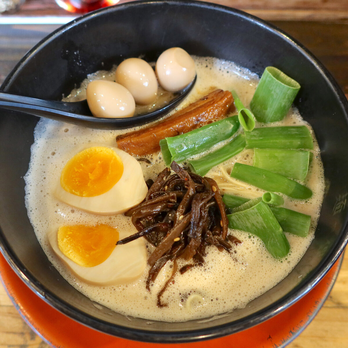 玉子もとなりラーメン(1,200円)