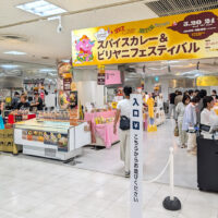 スパイスカレー&ビリヤニフェスティバル2026、2日目は「ジョニーのビリヤニ」のチキンビリヤニ＆「CURRY&NOBLE 強い女」のマトンビリヤニ