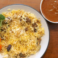 京都「INDIA GATE」 骨付きマトンビリヤニ＆東京「エリックサウス」 南インド風チキンカレーのかけ合わせランチ