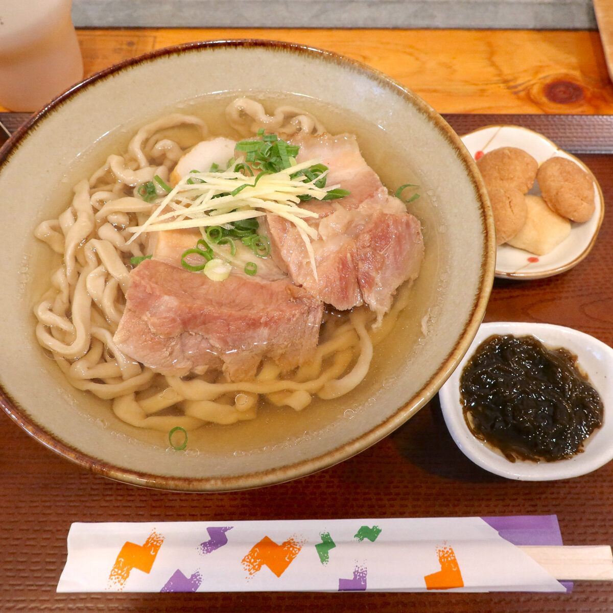 沖縄そば（800円）