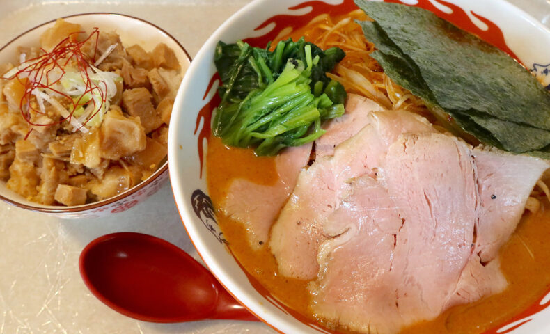 宜野湾「麻婆食堂 福笑い」でこってりパワフルな辛味噌ネギラーメン＆ちょい魯肉飯