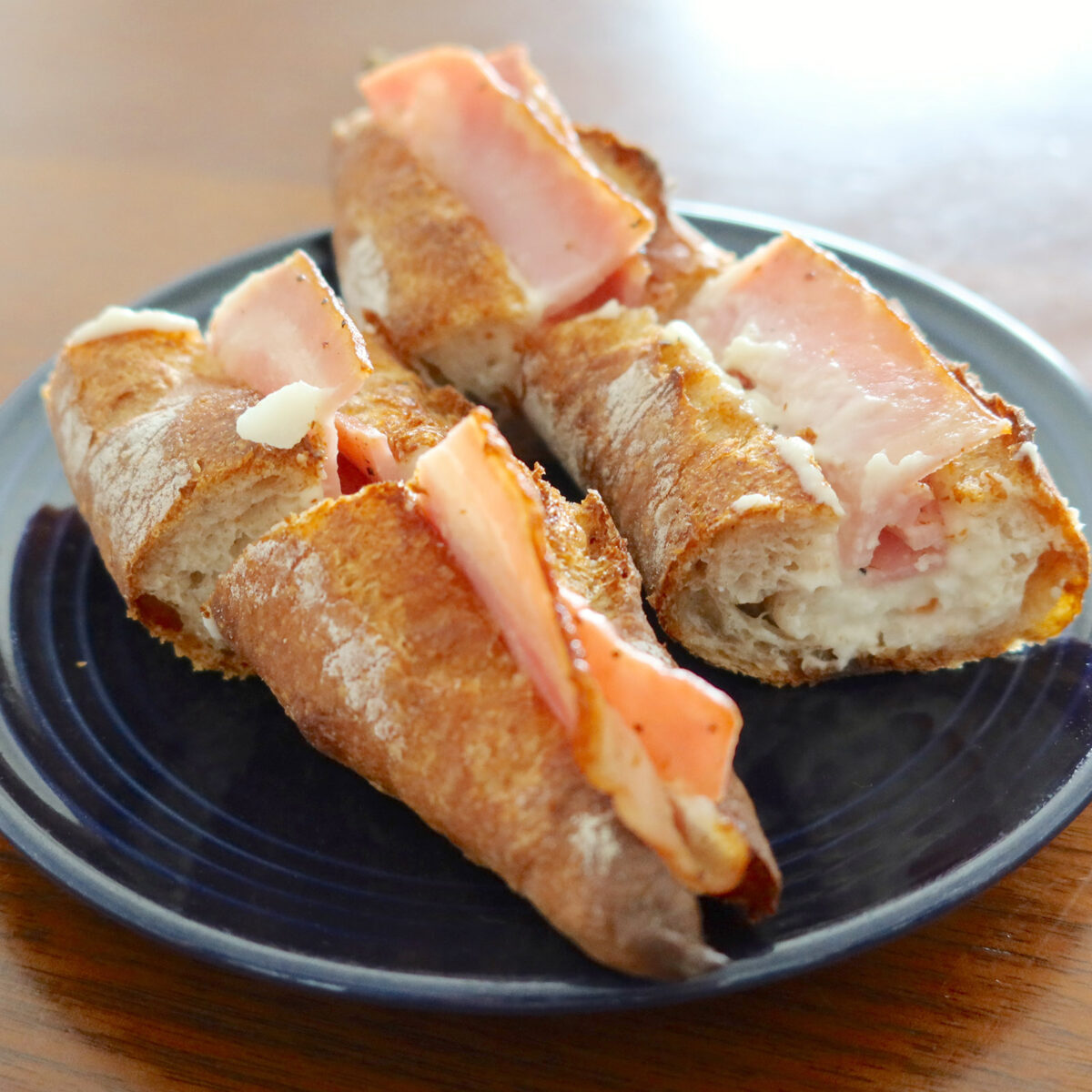 ベーコンポテトのカンパーニュ(270円)