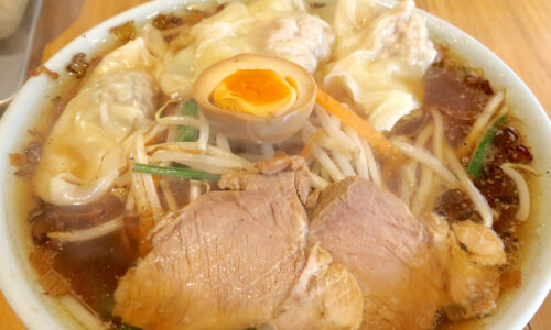 西原「ラーメンとライス ソウハチ家」の限定・もやしワンタン麺は渋谷・喜楽のラーメンを彷彿、いや超えてる？