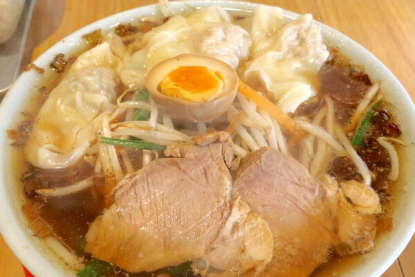 西原「ラーメンとライス ソウハチ家」の限定・もやしワンタン麺は渋谷・喜楽のラーメンを彷彿、いや超えてる？