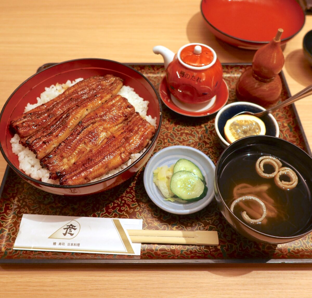 うな丼 上(3,432円)