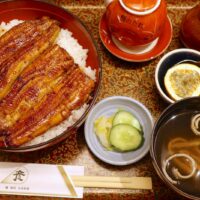 移転オープンした「鰻と日本料理 彦 本店」で今だけオトクなうな丼（上）
