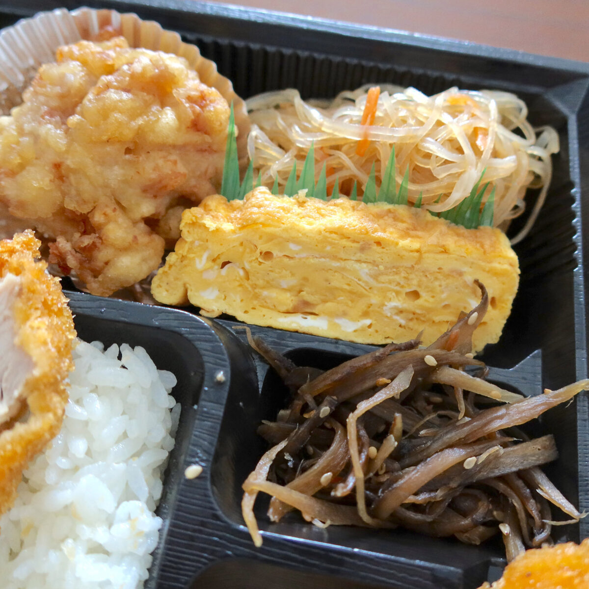 唐揚げと玉子焼き