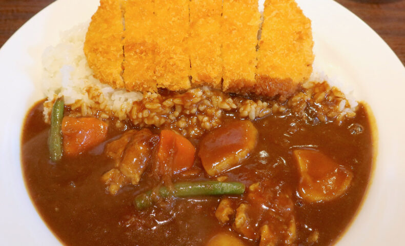 ココイチの限定・焙煎スパイスのチキンカレー＋ロースカツトッピング