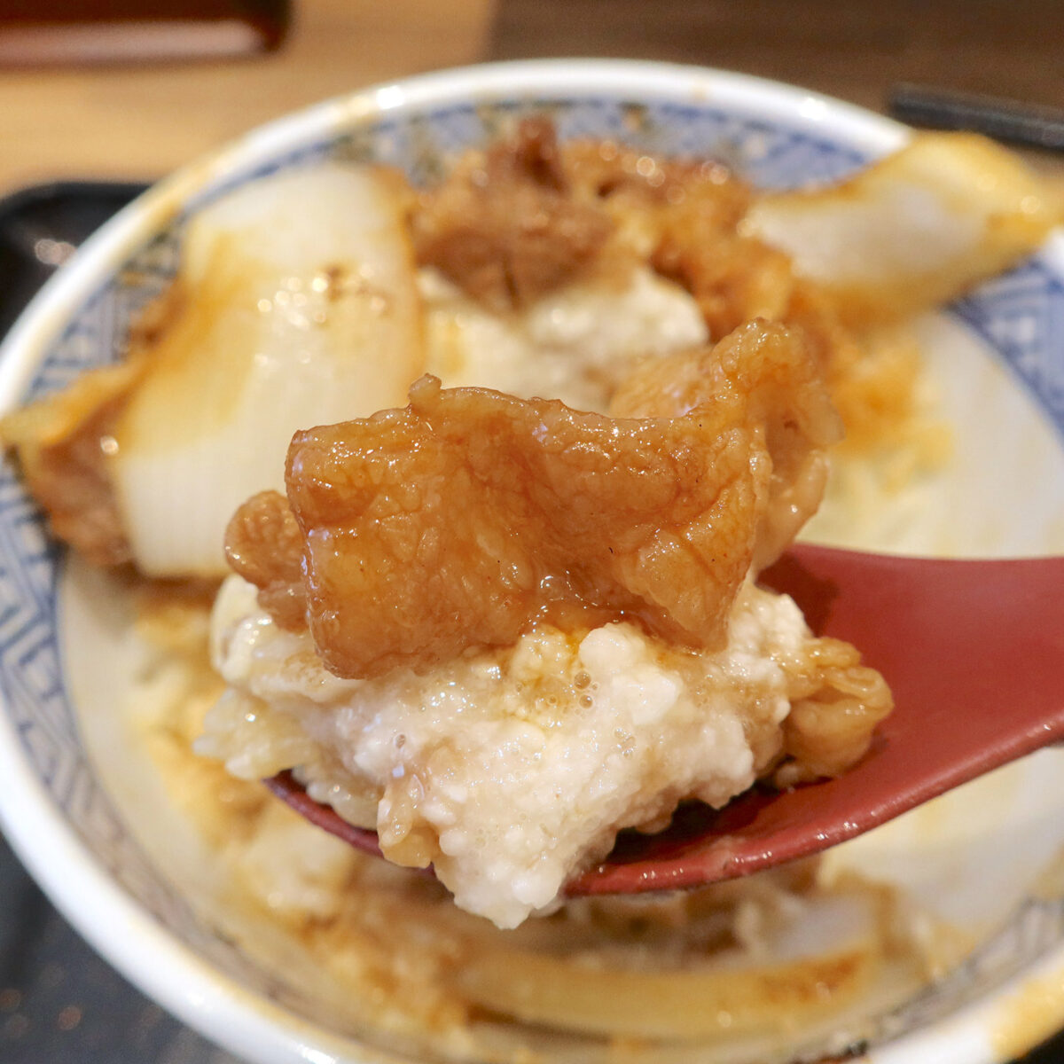 お肉を上に