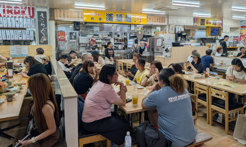 沖縄に道頓堀？ 牧志公設市場２階「まちぐゎー食堂 道頓堀」で麻婆丼