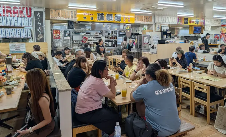 沖縄に道頓堀？ 牧志公設市場２階「まちぐゎー食堂 道頓堀」で麻婆丼