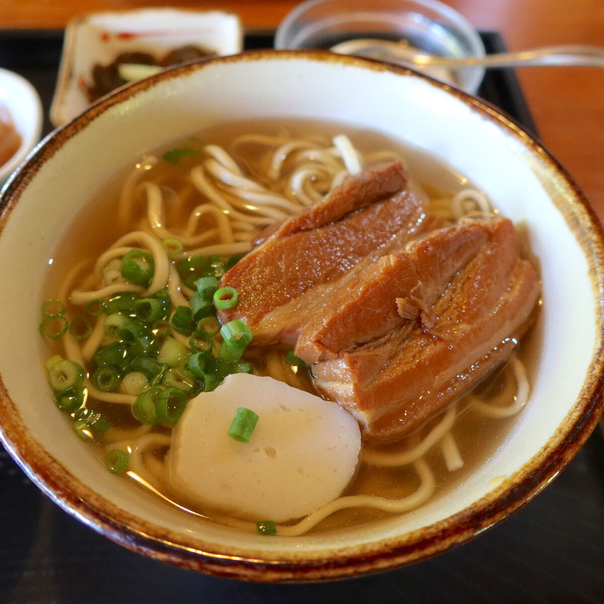 三枚肉そば（中）