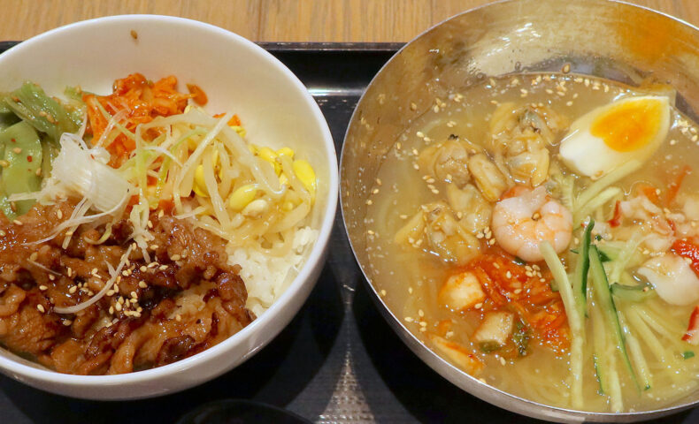 浦添・パルコシティ「オ肉ヤ」で海鮮れーめん&牛カルビ丼のハーフ&ハーフセット