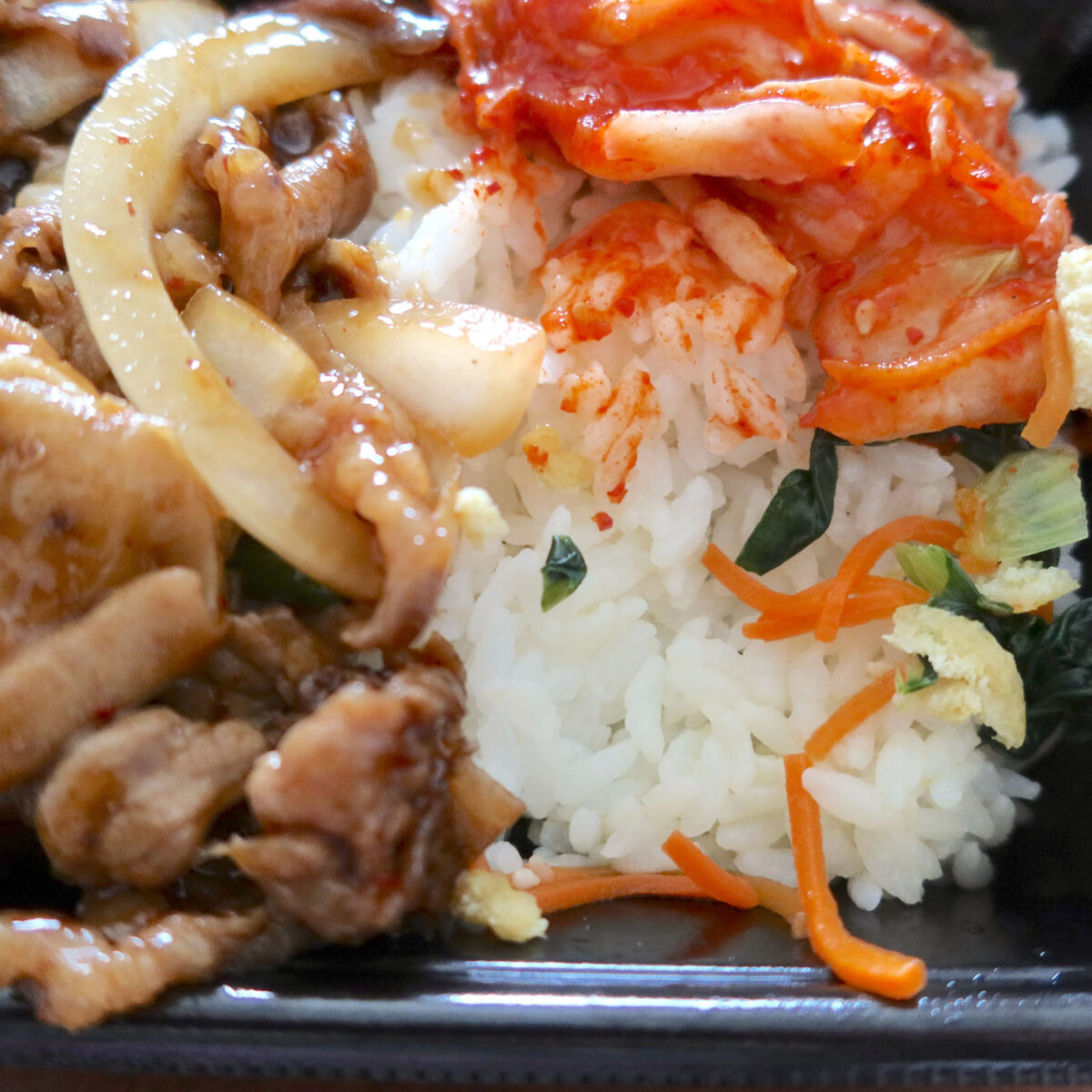 野菜の下もご飯