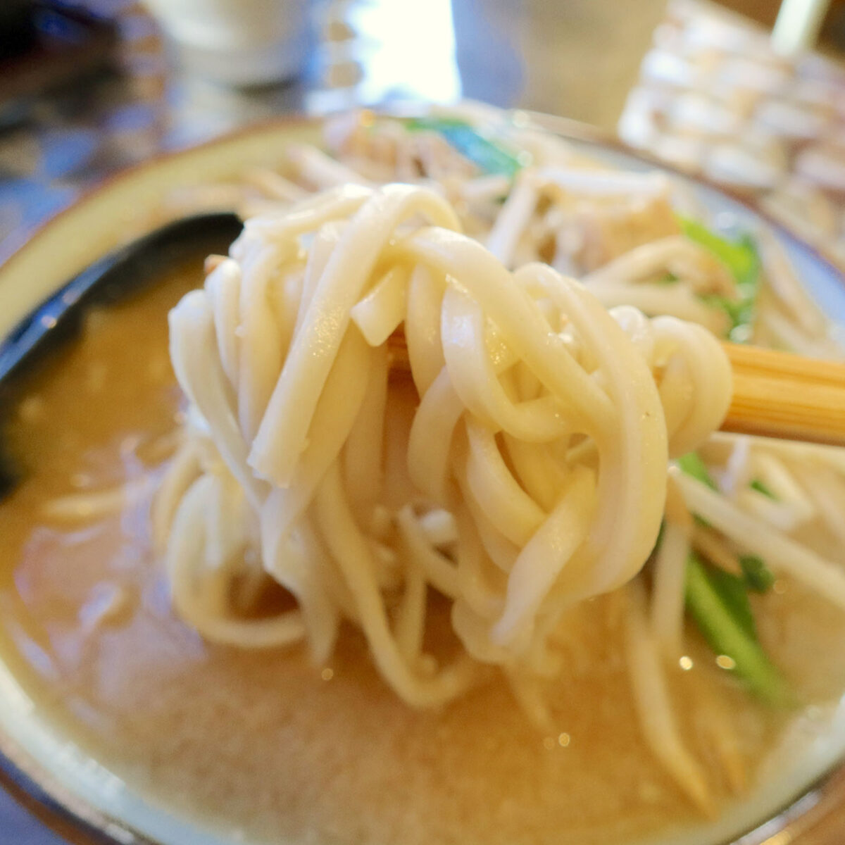 亀浜製麺所のストレート麺