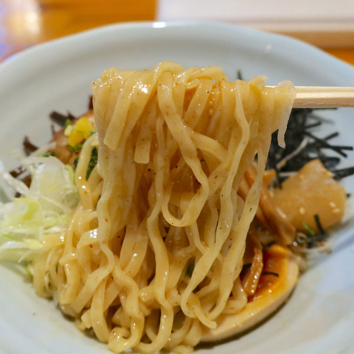 全粒粉入り幅広麺