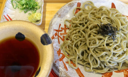 那覇「てぃあんだー」でさっぱり冷たい冷やしフーチバーそば&生にんにく唐辛子