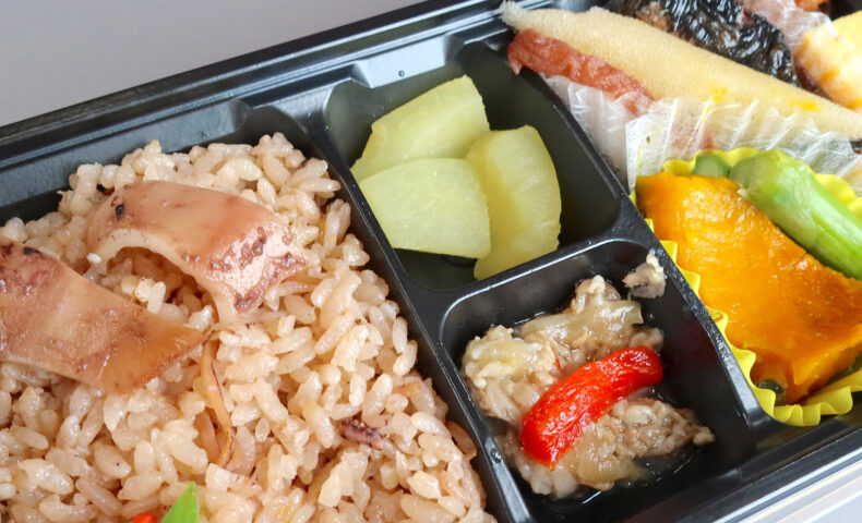 函館みかどの「はこだて四季彩幕の内」は北海道らしい構成でおいしかった！
