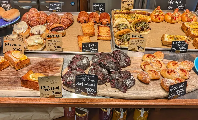 おもろまち「DELICATESSEN TRUNQ」でニース風サラダボウル＆きのこの森＆レモンフレンチトースト