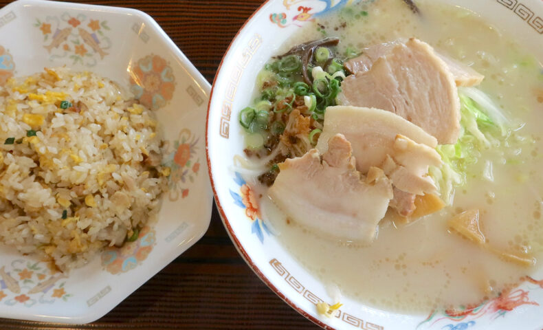 鹿児島ラーメンの代名詞!? 「ざぼんラーメン 与次郎店」で炒飯セット