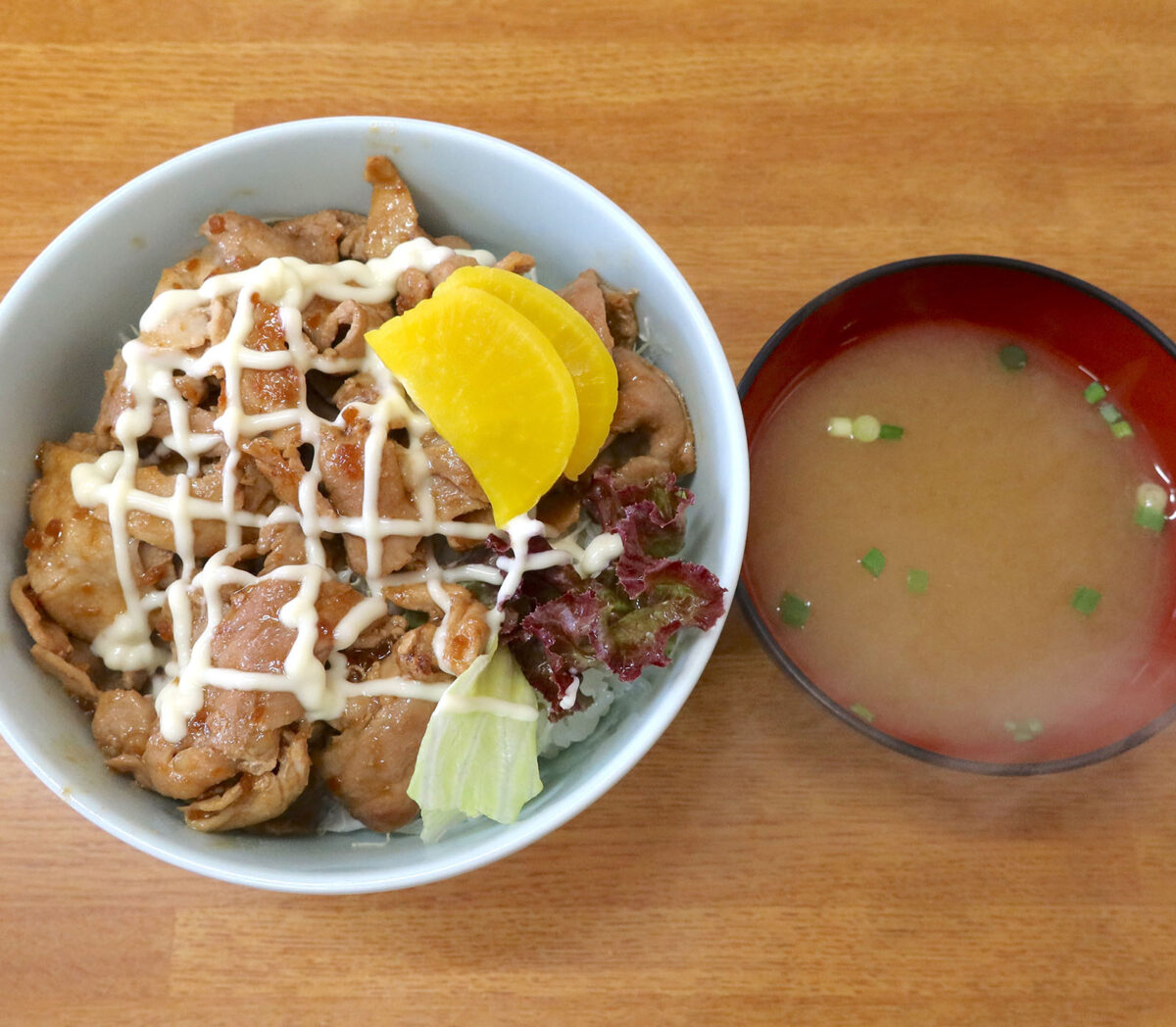 しょうが焼き丼（700円）