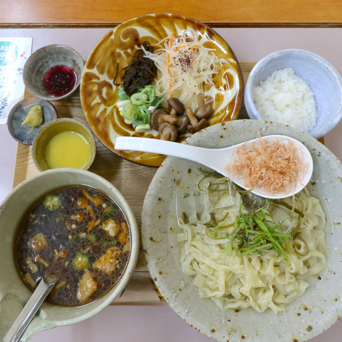 梅〜つけそば（1,200円）＋シークワーサー果汁と山葵（150円）