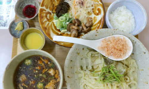 夏本番！ 宜野湾「沖縄そばパパイヤとスブイ」の夏季限定・梅〜つけそばがやっぱりうめ〜！