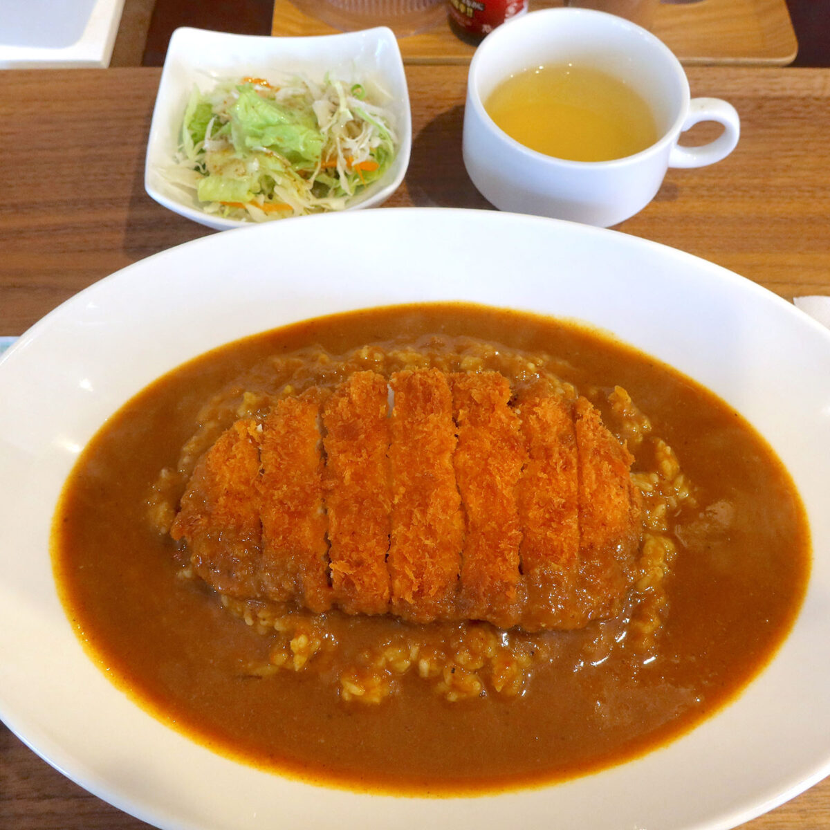 カツカレー(1,200円)