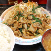那覇「あけぼのラーメン」のお気に入りメニュー・豚バラ香味醤油炒めでインフレを考える