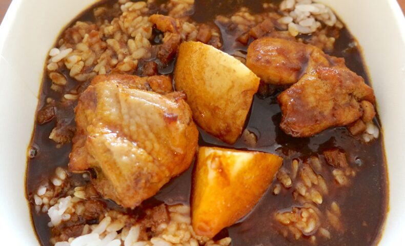 セブン-イレブン「夏こそスパイス!カレーフェス」の銀座デリー監修カシミールカレーはしっかり辛い!
