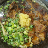 那覇・曙「元祖やみつき炙り肉うどん ひろっぺ」で軟骨ソーキ&牛すじが入ったMIX肉うどん
