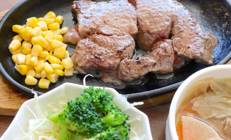 「ステーキハウス 88Jr. 真嘉比店」で馬肉テンダーロインステーキ 200g